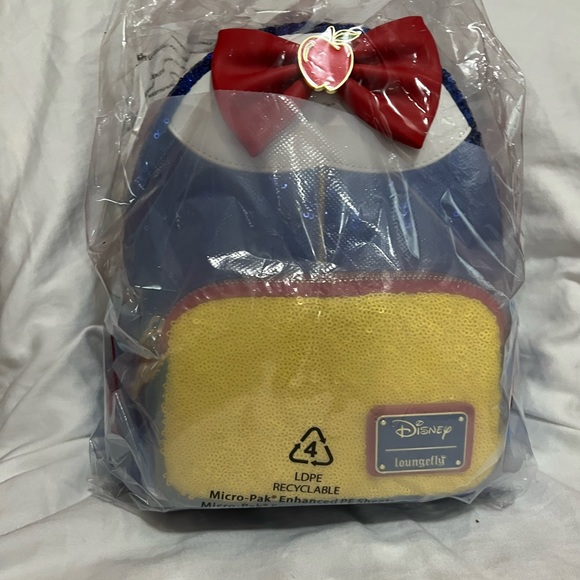 Loungefly Snow White Princess Sequin Series Mini Backpack & Wallet - Picture 5 of 6